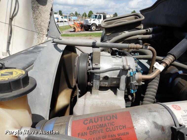 image for item DJ6752 2003 International 4300  crane truck