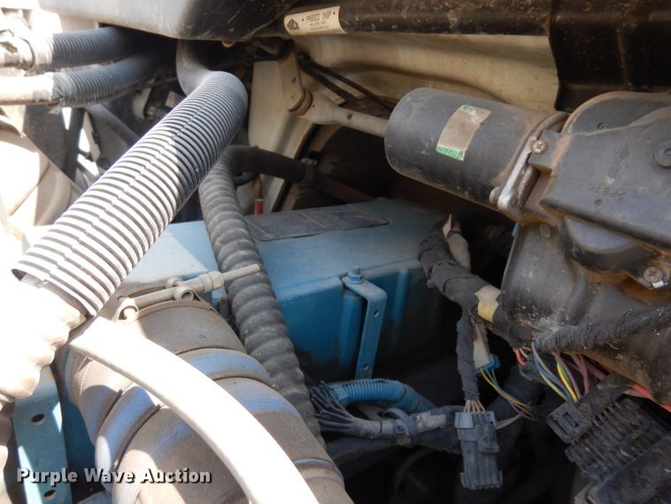 image for item DJ6752 2003 International 4300  crane truck