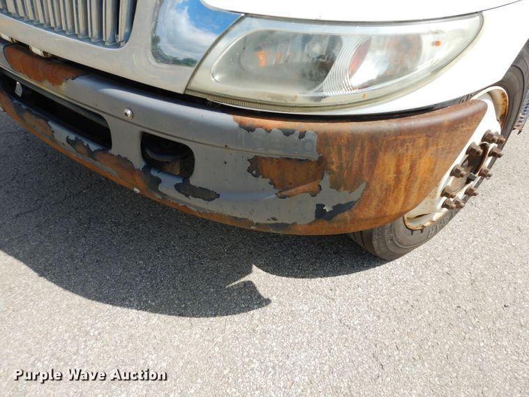 image for item DJ6752 2003 International 4300  crane truck