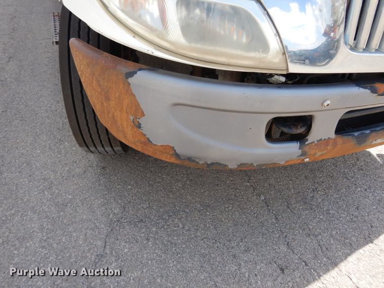 image for item DJ6752 2003 International 4300  crane truck