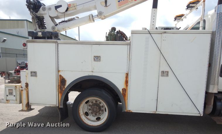 image for item DJ6752 2003 International 4300  crane truck