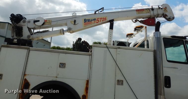 image for item DJ6752 2003 International 4300  crane truck