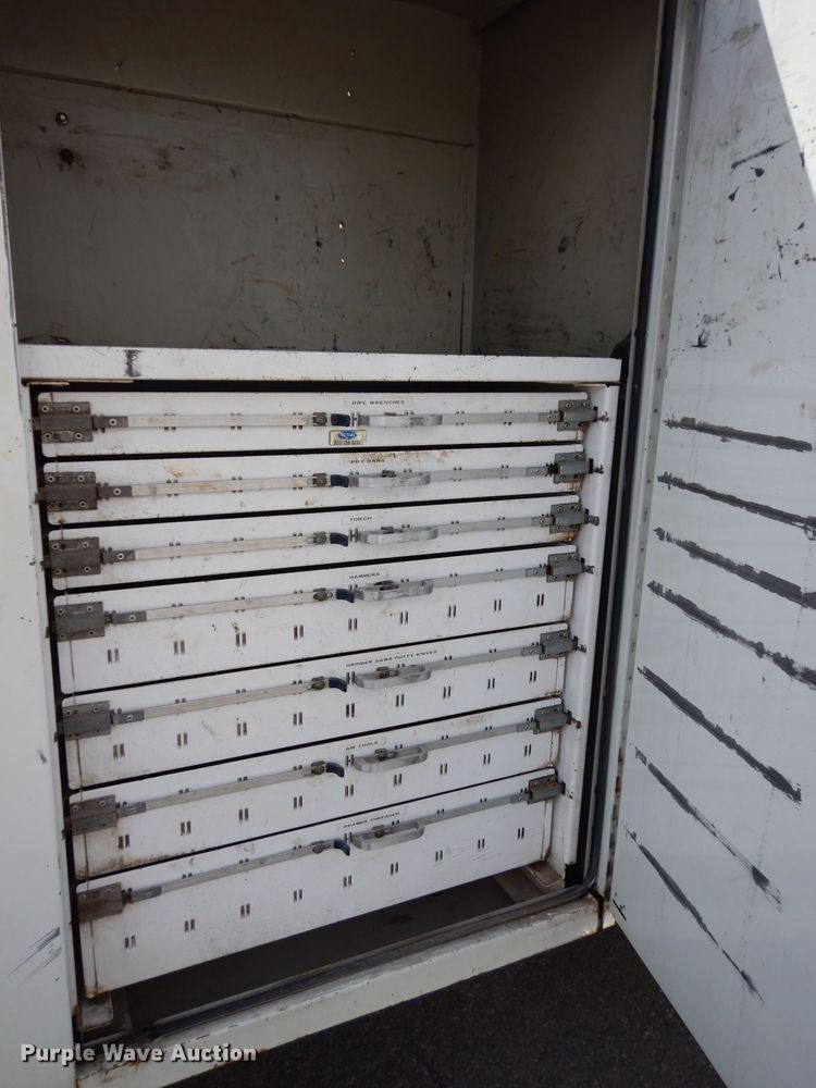 image for item DJ6752 2003 International 4300  crane truck