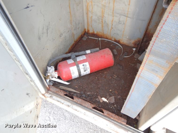 image for item DJ6752 2003 International 4300  crane truck