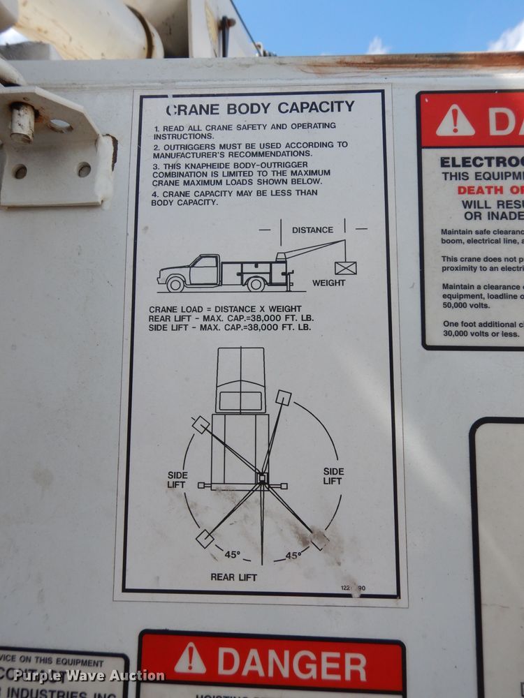 image for item DJ6752 2003 International 4300  crane truck