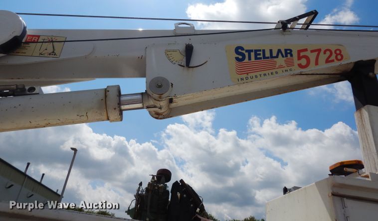 image for item DJ6752 2003 International 4300  crane truck