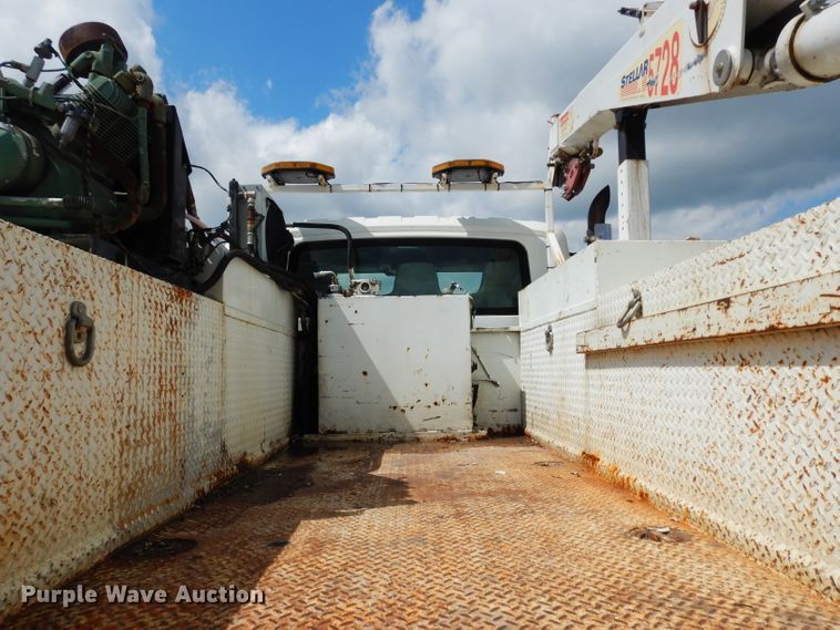 image for item DJ6752 2003 International 4300  crane truck