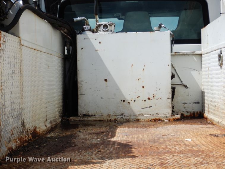 image for item DJ6752 2003 International 4300  crane truck