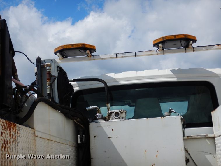 image for item DJ6752 2003 International 4300  crane truck