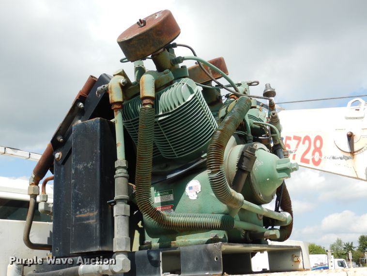 image for item DJ6752 2003 International 4300  crane truck