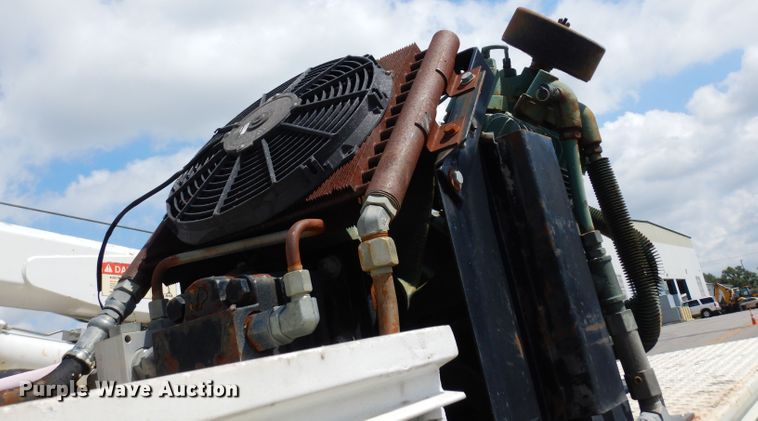 image for item DJ6752 2003 International 4300  crane truck