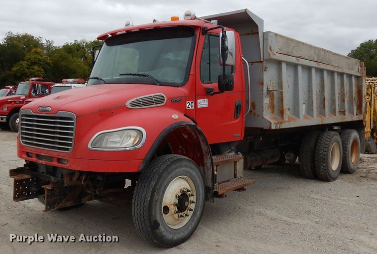image for item DJ6805 2005 Freightliner Business Class M2  dump truck