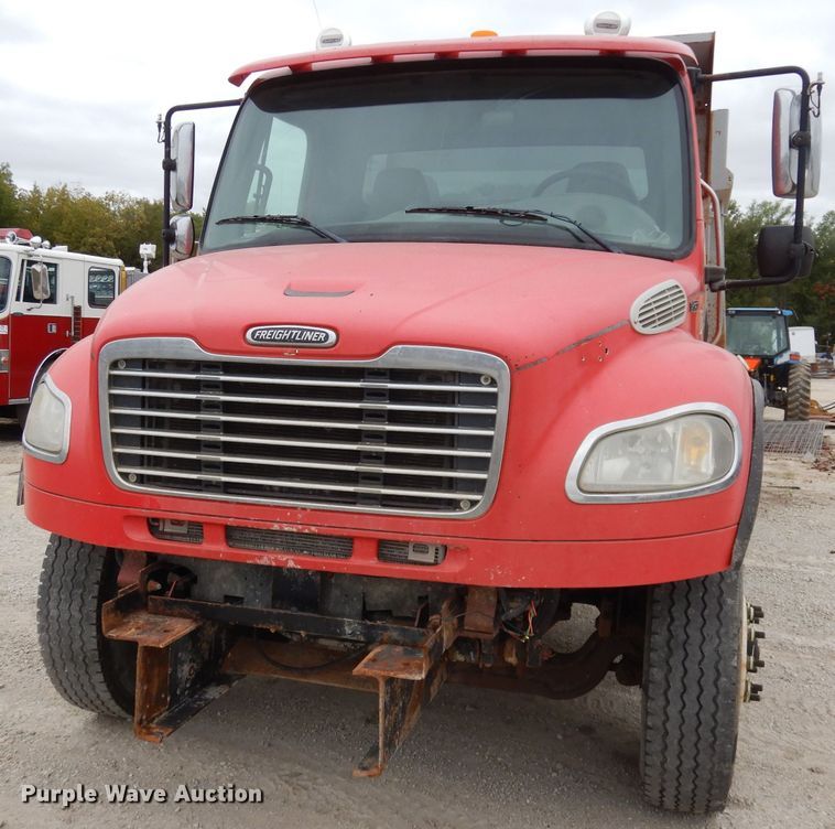 image for item DJ6805 2005 Freightliner Business Class M2  dump truck