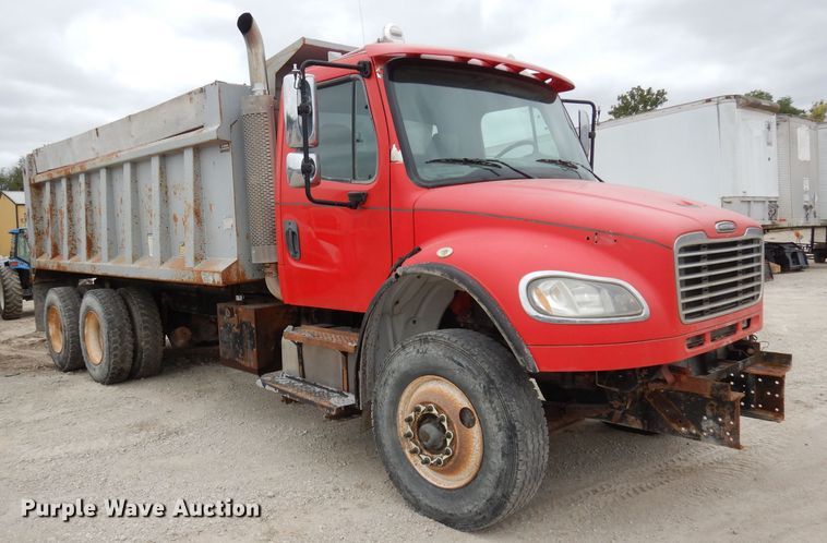image for item DJ6805 2005 Freightliner Business Class M2  dump truck
