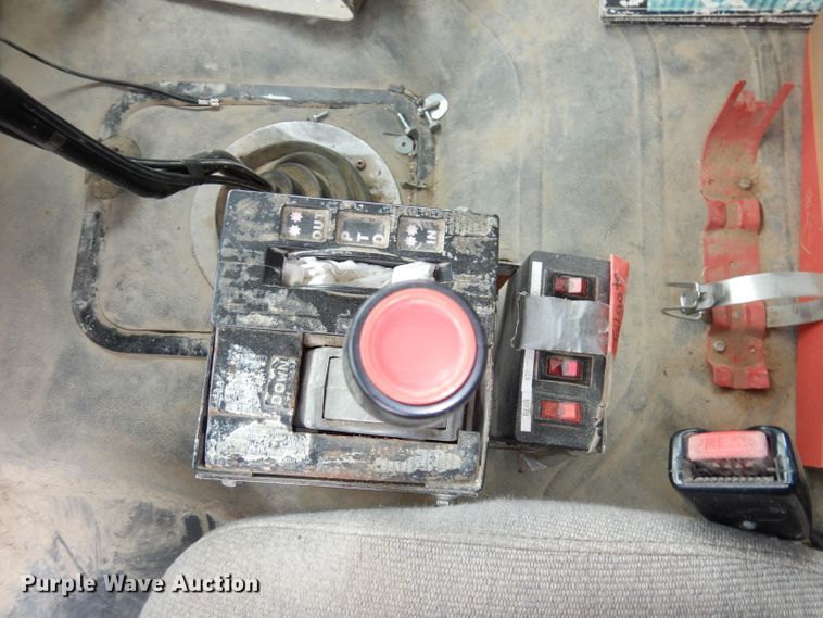 image for item DJ6805 2005 Freightliner Business Class M2  dump truck