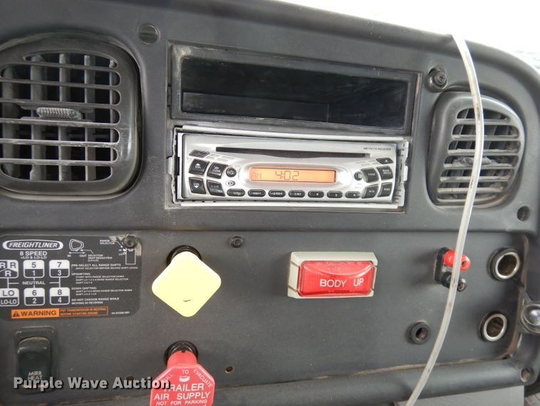 image for item DJ6805 2005 Freightliner Business Class M2  dump truck