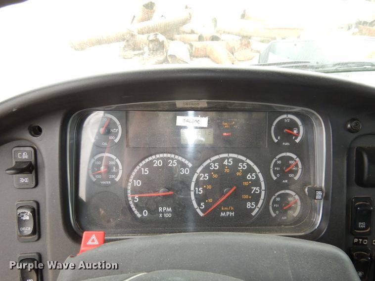 image for item DJ6805 2005 Freightliner Business Class M2  dump truck