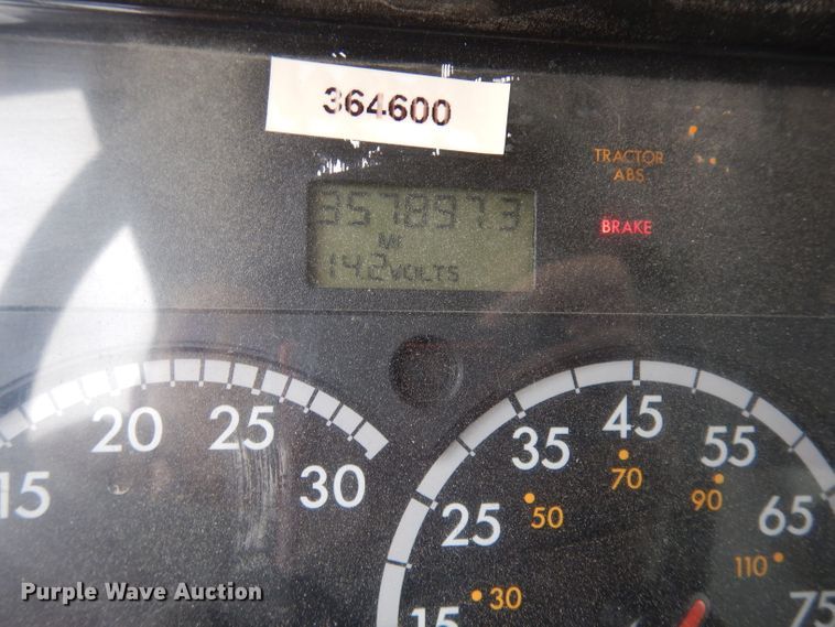 image for item DJ6805 2005 Freightliner Business Class M2  dump truck