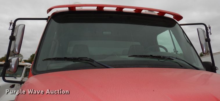 image for item DJ6805 2005 Freightliner Business Class M2  dump truck