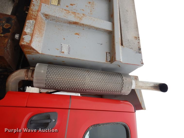 image for item DJ6805 2005 Freightliner Business Class M2  dump truck