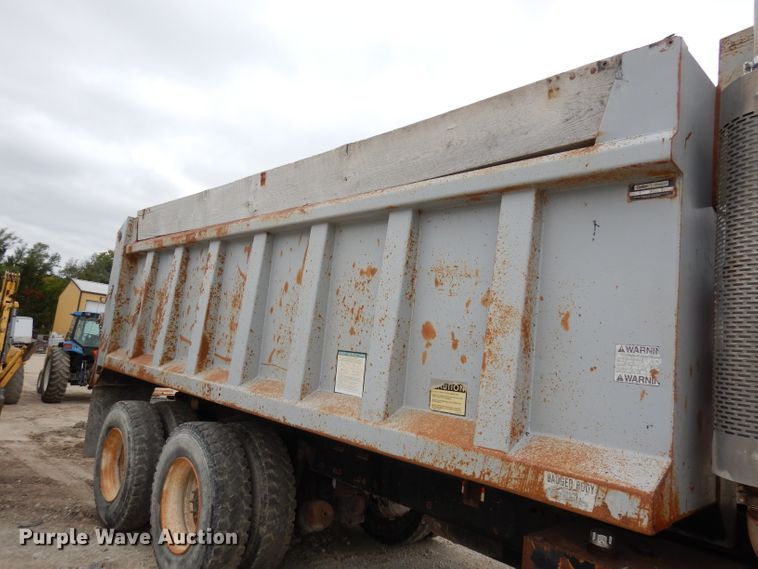 image for item DJ6805 2005 Freightliner Business Class M2  dump truck