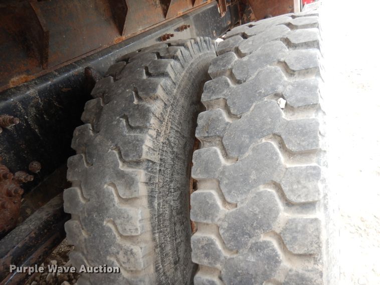 image for item DJ6805 2005 Freightliner Business Class M2  dump truck