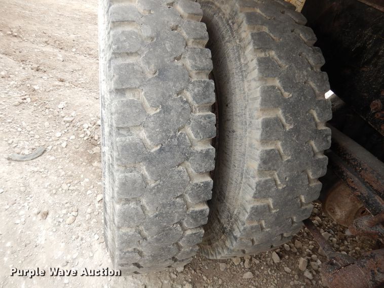 image for item DJ6805 2005 Freightliner Business Class M2  dump truck