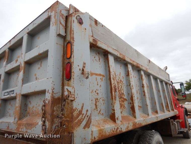 image for item DJ6805 2005 Freightliner Business Class M2  dump truck