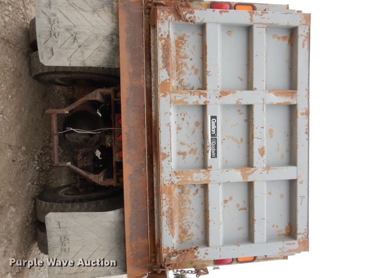 image for item DJ6805 2005 Freightliner Business Class M2  dump truck