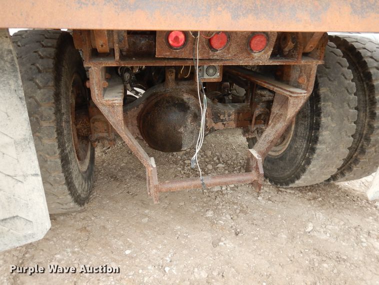 image for item DJ6805 2005 Freightliner Business Class M2  dump truck