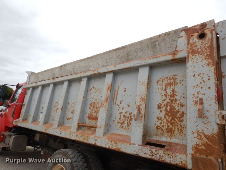 image for item DJ6805 2005 Freightliner Business Class M2  dump truck