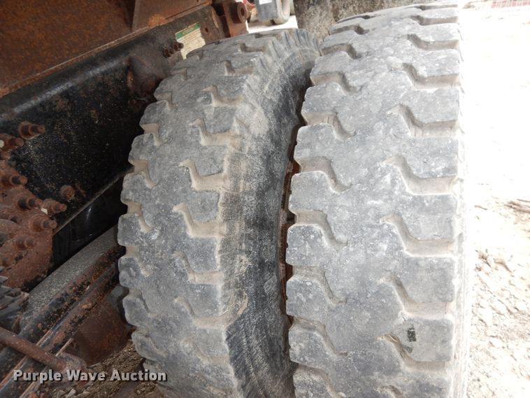 image for item DJ6805 2005 Freightliner Business Class M2  dump truck