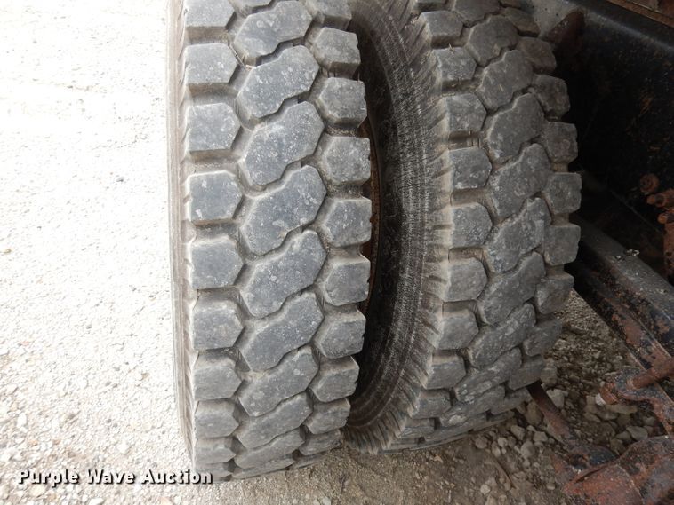 image for item DJ6805 2005 Freightliner Business Class M2  dump truck