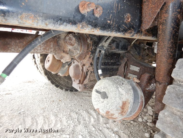 image for item DJ6805 2005 Freightliner Business Class M2  dump truck