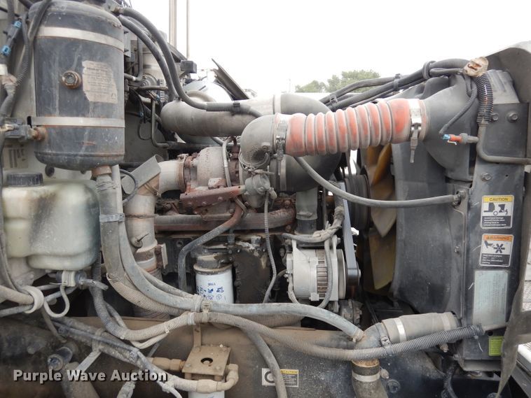 image for item DJ6806 2006 Peterbilt 335  flatbed truck