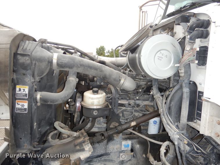 image for item DJ6806 2006 Peterbilt 335  flatbed truck