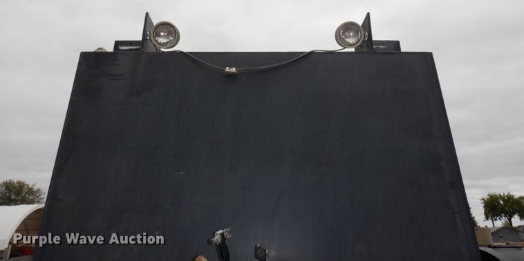 image for item DJ6806 2006 Peterbilt 335  flatbed truck