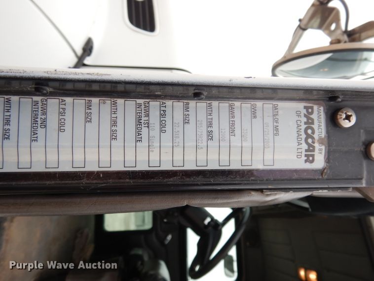 image for item DJ6806 2006 Peterbilt 335  flatbed truck