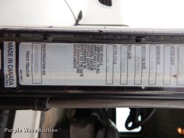 image for item DJ6806 2006 Peterbilt 335  flatbed truck