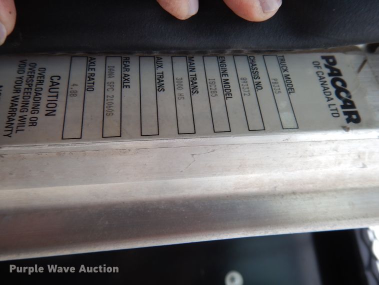 image for item DJ6806 2006 Peterbilt 335  flatbed truck