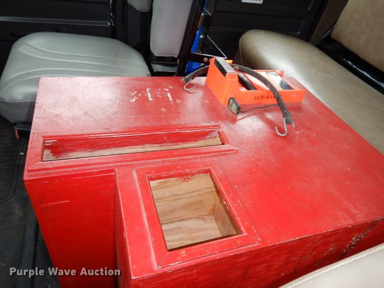 image for item DJ6808 1994 International 4900  Pierce fire truck