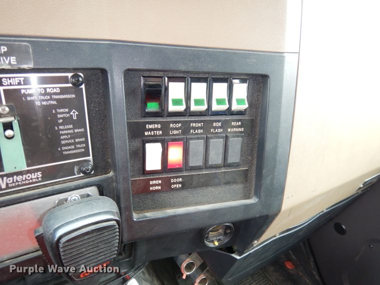 image for item DJ6808 1994 International 4900  Pierce fire truck