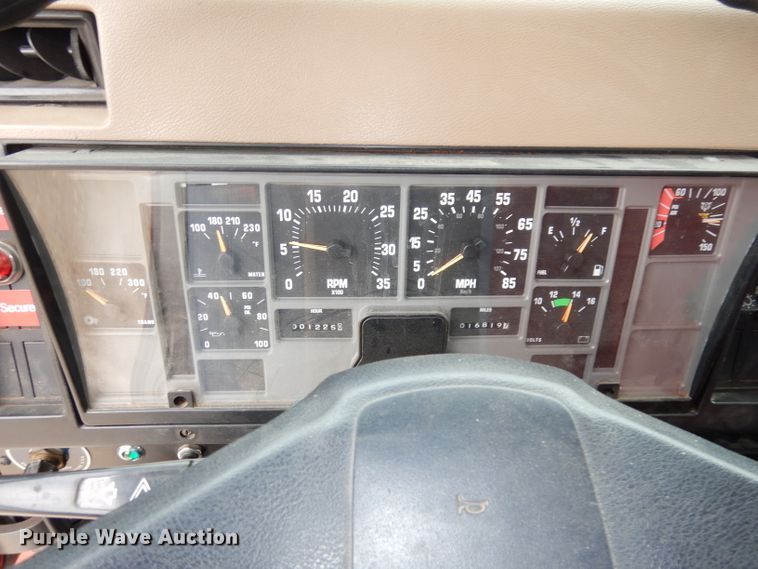 image for item DJ6808 1994 International 4900  Pierce fire truck