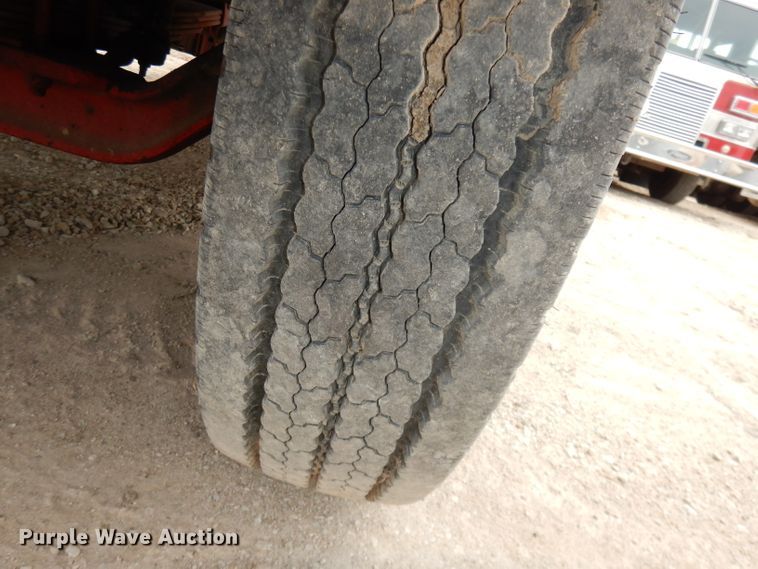 image for item DJ6808 1994 International 4900  Pierce fire truck