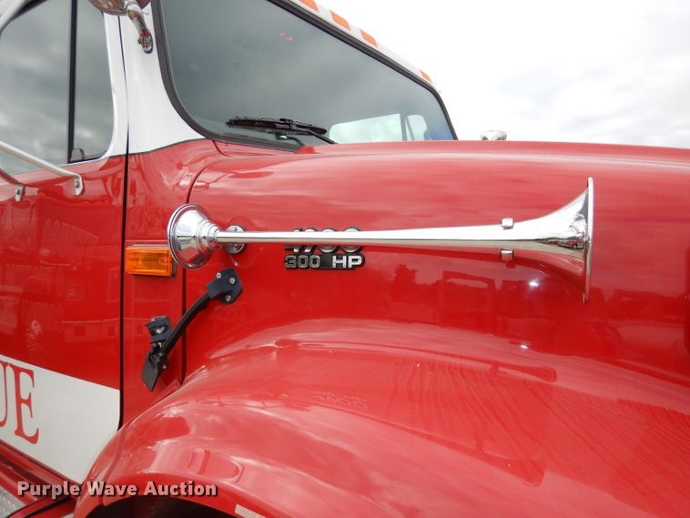 image for item DJ6808 1994 International 4900  Pierce fire truck