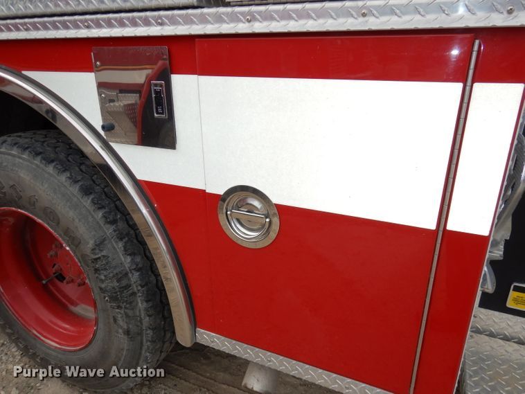 image for item DJ6808 1994 International 4900  Pierce fire truck