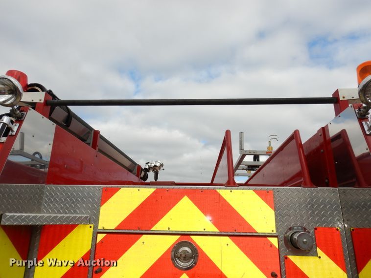 image for item DJ6808 1994 International 4900  Pierce fire truck