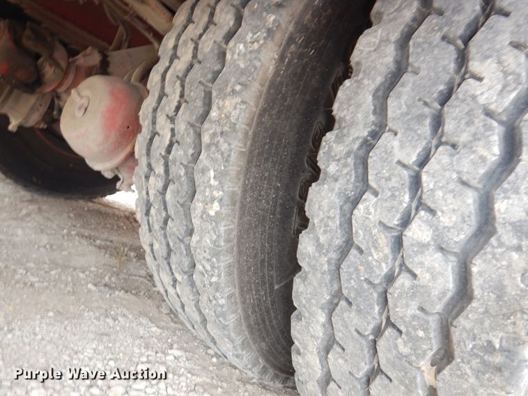 image for item DJ6808 1994 International 4900  Pierce fire truck