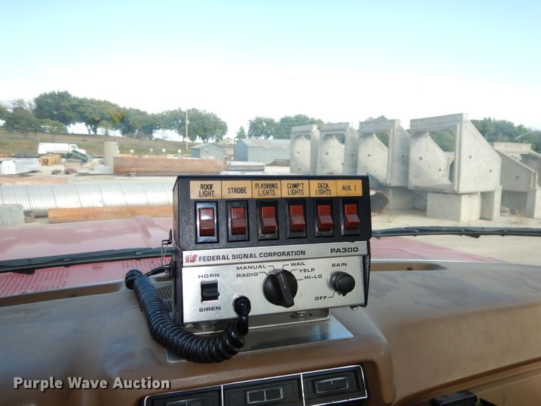 image for item DJ6810 1987 Ford F8000  fire truck