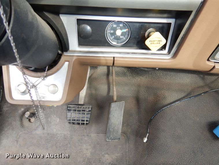 image for item DJ6810 1987 Ford F8000  fire truck